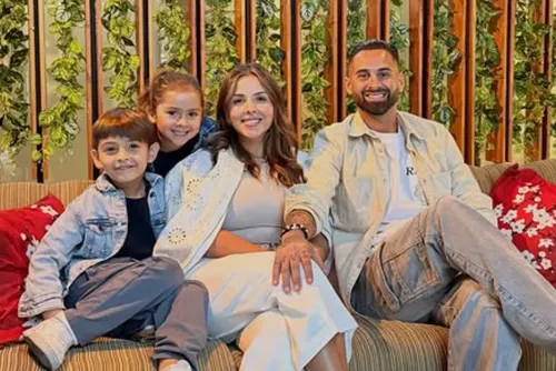 
				Brasileiros prestam apoio a jogador após família sumir em terremoto
			
			