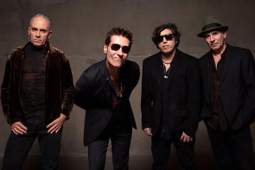 
				Capital Inicial cancela shows nos Estados Unidos por problema de visto na equipe
			
			