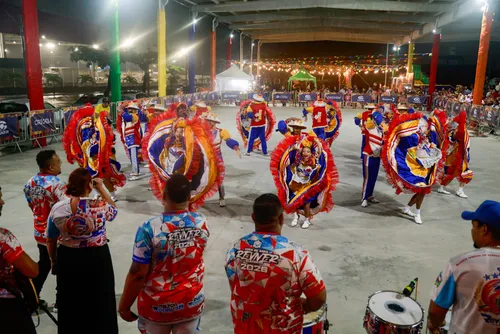 
				Coco de Roda Reviver transforma bastidores em homenagem à cultura popular no Forró & Folia
			
			