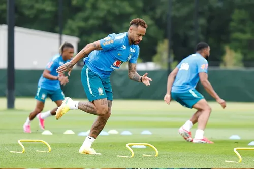
				Com Neymar de volta, Brasil pega Escócia por vaga no mata-mata da Copa
			
			