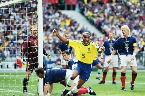 
				Contra a Escócia, Brasil marcou seu gol mais rápido em estreias de Copa do Mundo
			
			