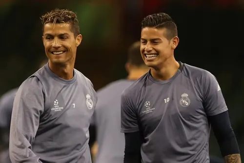 
				Cristiano Ronaldo x James Rodríguez: parceria rendeu sete títulos em Madri
			
			