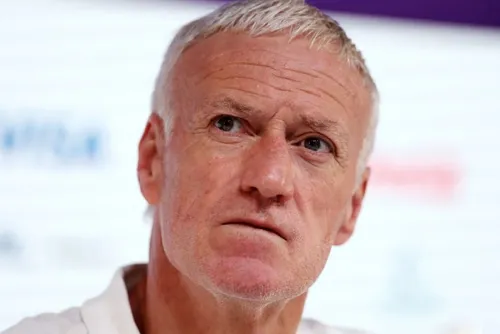 
				Deschamps segue na França e não comanda a seleção contra Noruega
			
			