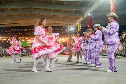 
				Dona Maria Alagoana leva emoção e inclusão ao palco do Forró & Folia 2026
			
			