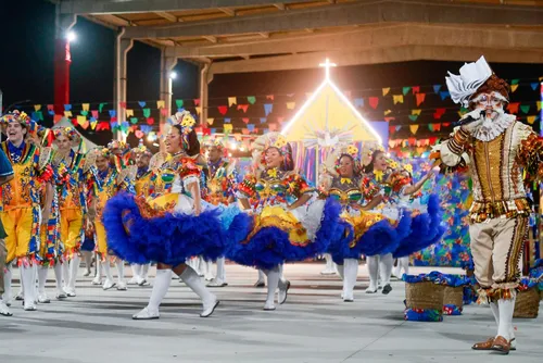 
				Dona Zabumba exalta o Nordeste como terra de oportunidades no Forró & Folia
			
			