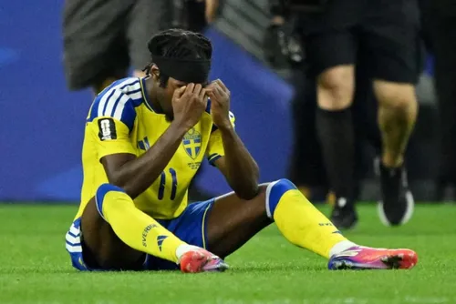
				Elanga achou que Suécia estava eliminada e lamentou empate com Japão
			
			