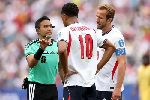 
				"Eu não mereci": diz Bellingham após ganhar prêmio de melhor em campo
			
			