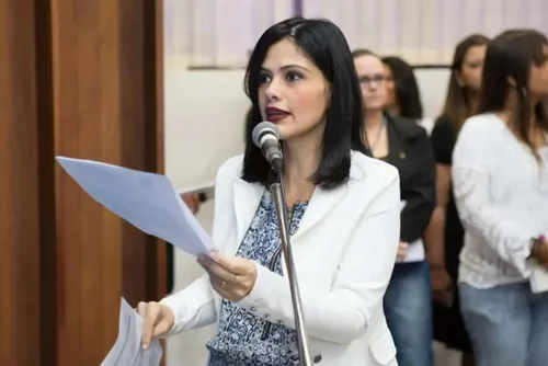 
				Ex-deputada Grazielle Machado morre após passar mal com refeição
			
			