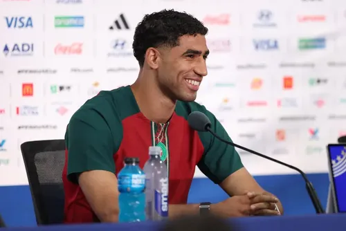 
				Fifa libera entrevistas em espanhol no Mundial após polêmica com Vinícius Júnior
			
			