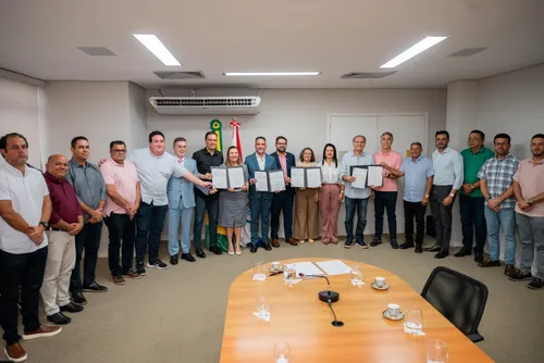 
				Governador anuncia novo campus da Uneal em Porto Calvo e reforma em unidades de Maceió e Santana
			
			