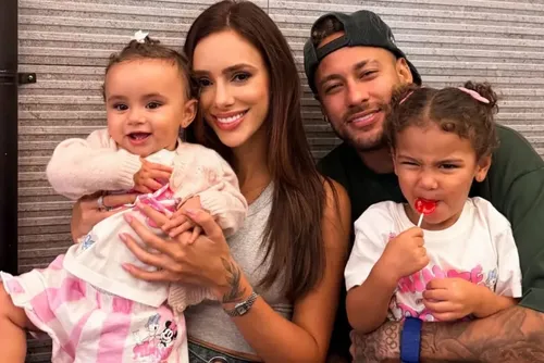 
				Grávida, Bruna Biancardi fala de planos de expandir família com Neymar Jr.
			
			