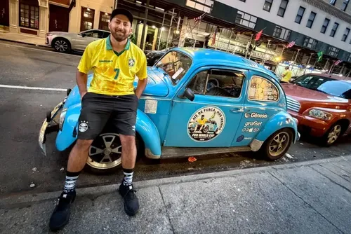 
				Gremista percorre 14 países de Fusca para ver a Seleção Brasileira nos EUA
			
			