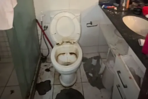 
				Idosa com salário de R$ 16 mil vivia em condições precárias enquanto filho usava dinheiro, diz PM
			
			