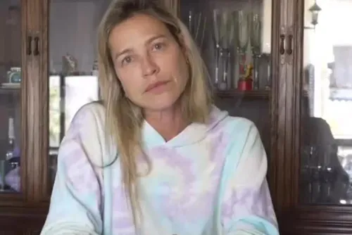 
				Luana Piovani se pronuncia sobre contrato para criticar PEC
			
			