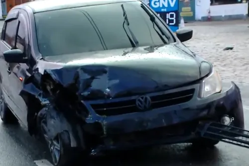 
				Motorista embriagado derruba poste na Via Expressa e provoca apagão, interdições e congestionamentos em Maceió
			
			