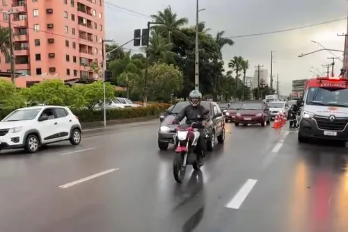 
				Av. Gustavo Paiva registra 1º acidente após mudança no trânsito
			
			
