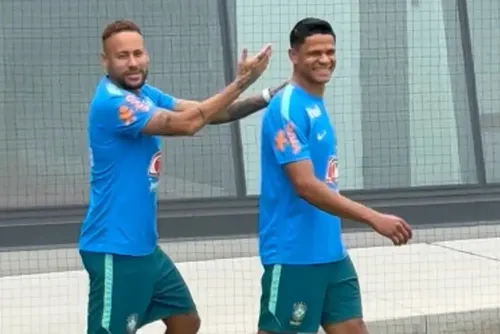 
				Neymar quebra protocolo, brinca com jornalistas e levanta astral em treino da Seleção
			
			