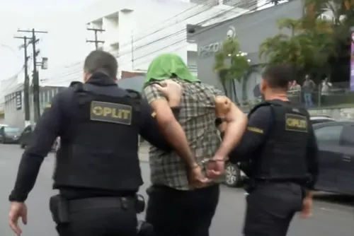 
				Operação prende suspeito de atirar em motorista por app na Jatiúca e apreende arsenal com fuzis e pistolas
			
			