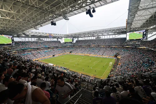 
				Palco de Brasil x Escócia, Hard Rock Stadium já recebeu Copa do Mundo de Clubes, Copa América e 6 Super Bowls
			
			