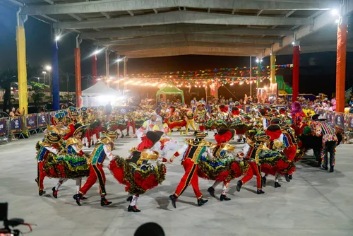 
				Pé de Serra abre noite do Forró & Folia com homenagem à história do bumba meu boi
			
			