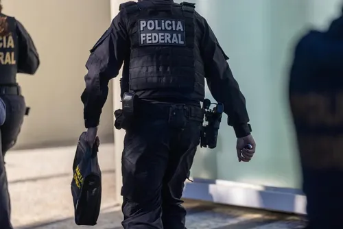 
				PF mira ex-diretores das Lojas Americanas por fraude de R$ 24 bilhões
			
			