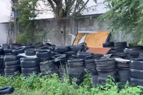 
				Pneus acumulados viram foco de incêndio em área próxima ao IML em Maceió
			
			
