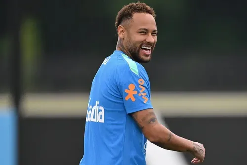 
				Postura de Neymar em treino da Seleção Brasileira chama atenção: 'Sempre'
			
			