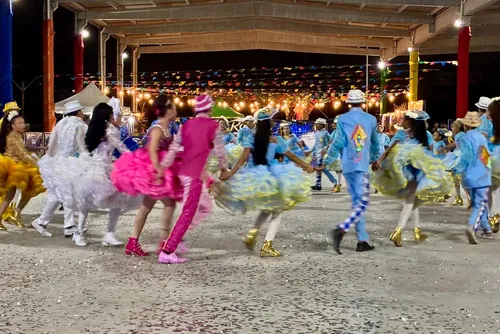 
				Quadrilha Raio de Luz leva homenagem à Nossa Senhora Aparecida ao palco do Forró & Folia
			
			