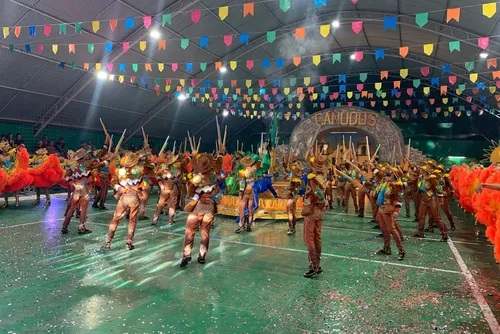 
				Quatro quadrilhas levaram cultura, história e emoção ao tablado do Forró & Folia 2026
			
			