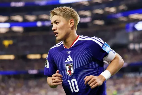 
				Quem é o principal jogador do Japão, adversário do Brasil na Copa?
			
			