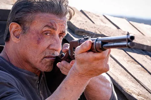
				Rambo sem Sylvester Stallone? Nova geração assume a franquia em 2027
			
			