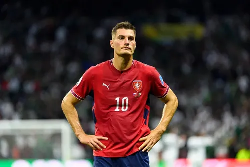 
				Schick anuncia aposentadoria da Tchéquia após eliminação da Copa
			
			