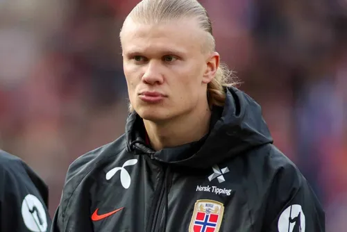 
				Sem Haaland, Noruega enfrenta a França com equipe reserva na Copa
			
			