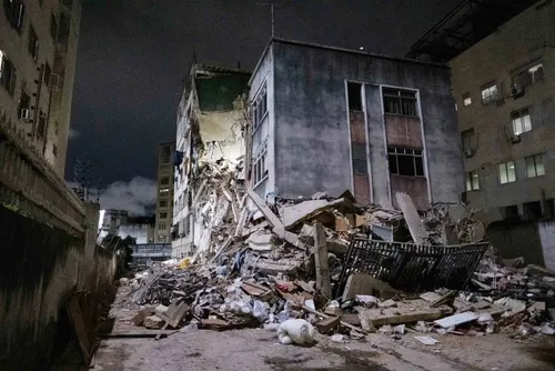 
				Sobe para 235 o número de mortos após terremotos na Venezuela
			
			