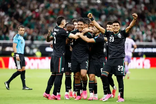 
				Solidez defensiva faz México ter campanha perfeita e garantir vaga no mata-mata da Copa
			
			