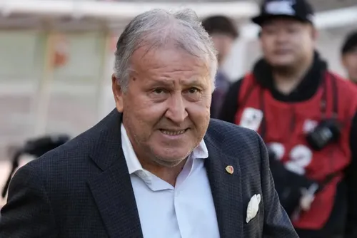 
				Técnico do Japão quer "ajuda" de Zico antes de duelo com Brasil na Copa
			
			