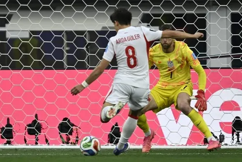 
				Turquia derrota Estados Unidos no último minuto e se despede da Copa do Mundo
			
			