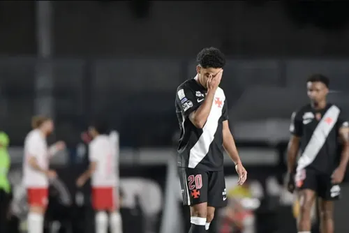 
				Vasco joga mal, perde para o Bragantino em São Januário e cola no Z4
			
			