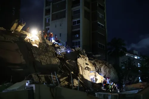 
				Venezuela registra 164 mortes após terremotos e mais de 1.000 feridos
			
			