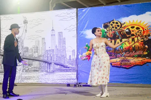 
				Vixe Menina encerra noite do Forró & Folia com viagem de Charlie Chaplin ao Nordeste
			
			