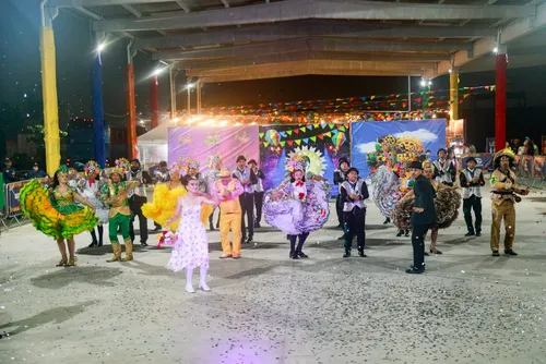 
				Vixe Menina encerra noite do Forró & Folia com viagem de Charlie Chaplin ao Nordeste
			
			