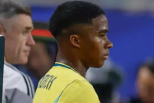
				Web fica chocada com detalhe usado por Endrick em campo
			
			