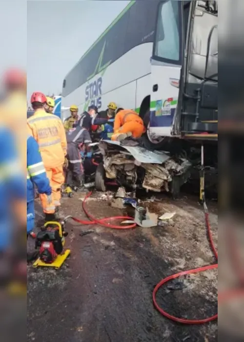 
				Acidente com 14 veículos na BR-262, em Betim, deixa um morto e 5 feridos
			
			