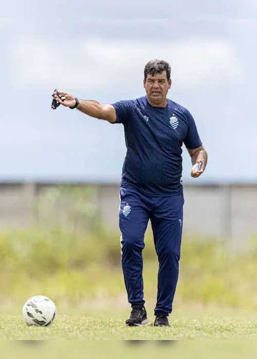 
				Anápolis procura Moacir Júnior, mas treinador declina convite e segue no CSA
			
			