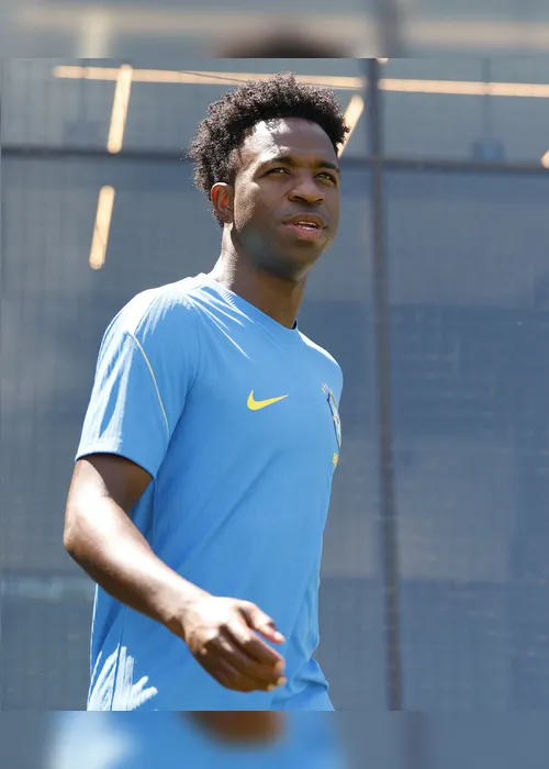 
				Brasil realiza o último treino em preparação para a estreia da Copa; confira as imagens
			
			