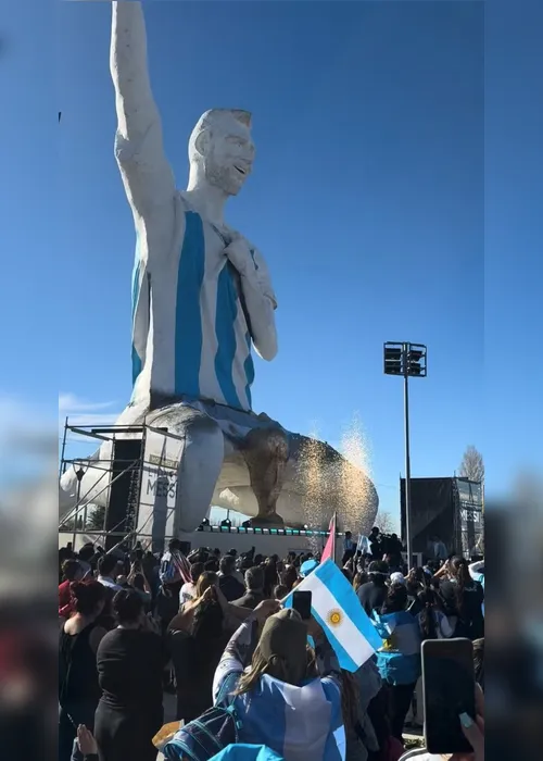 
				Cidade argentina inaugura estátua de Messi mais alta do mundo
			
			