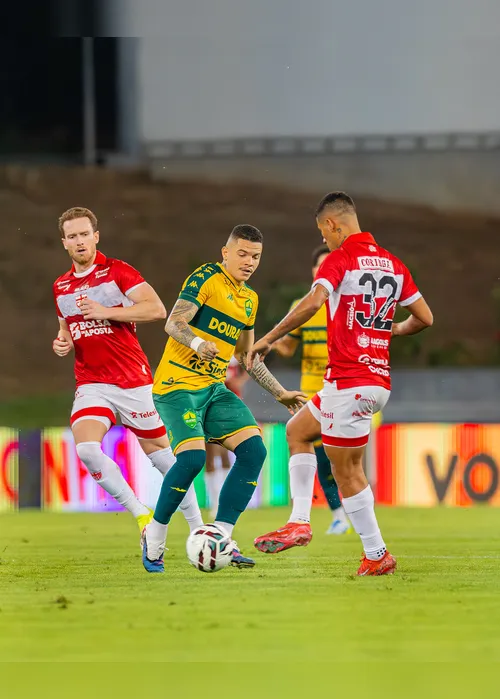 
				CRB sofre dois gols do Cuiabá em quatro minutos e encerra sequência invicta: 2 a 0
			
			