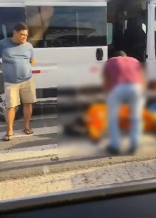 
				Engavetamento envolvendo ônibus, van e carros é registrado em Marechal Deodoro

			