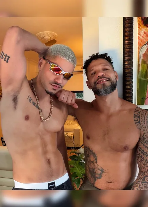
				Ex-BBB grava pornô com homem e afirma: “Sou hétero, faço conteúdo gay”
			
			