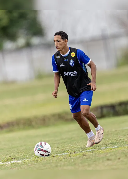 
				Gustavo quer aproveitar chances e projeta arrancada do CSA: "Pronto para contribuir"
			
			